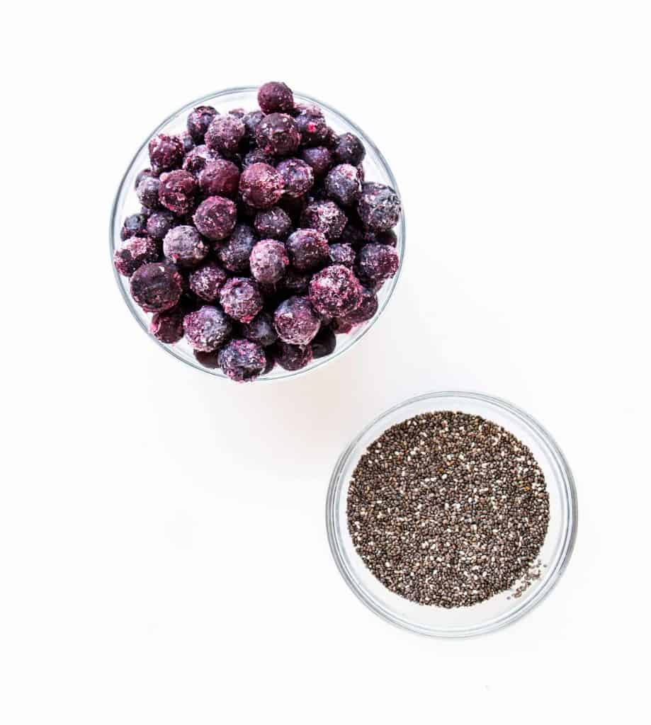 Delicious healthy Vanilla Blueberry Chia Pudding. The perfect sugar free, vegan breakfast or dessert. Packed with protein and omega 3.