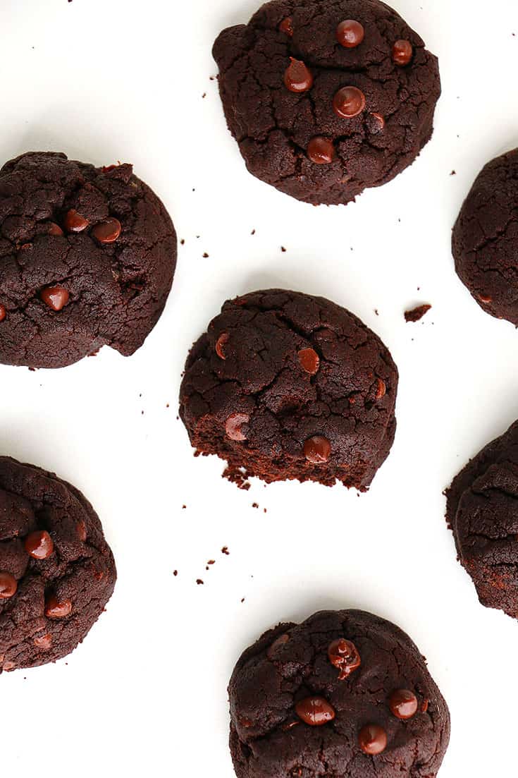 Healthy Double Chocolate Cookies - Delicious and decadent cookies that are vegan, gluten free, refined sugar free and made with coconut oil.