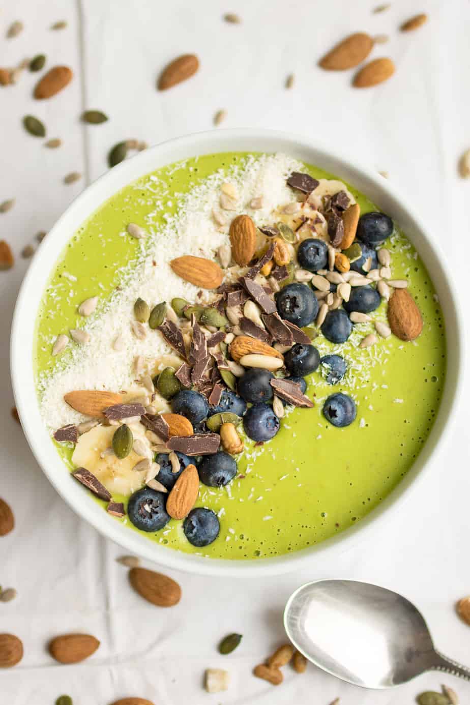 10 Mouthwatering Smoothie Bowls - 10 Easy smoothie bowl recipes that will have you drooling. Not only are they beautiful and delicious but also packed with healthy ingredients.