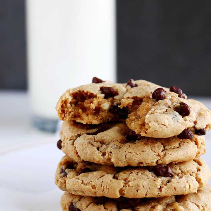 Gluten-Free Peanut Butter Choc-Chip Oatmeal Cookies