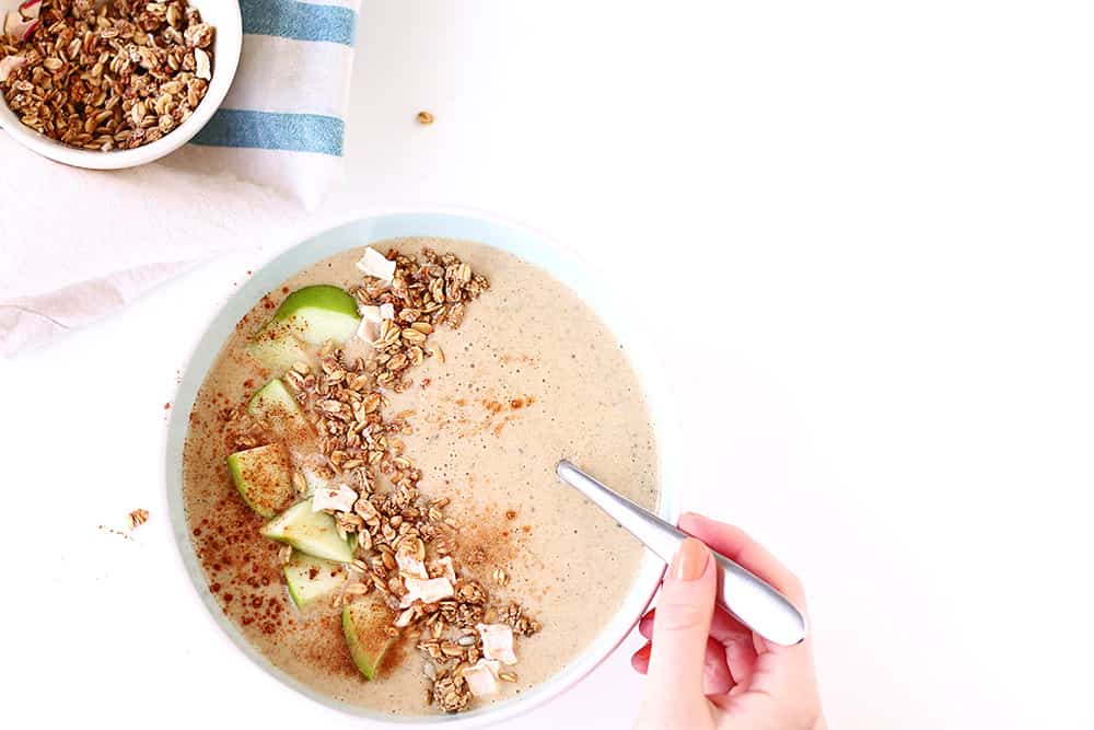 granola, green apples and cinnamon. Vegan and gluten-free