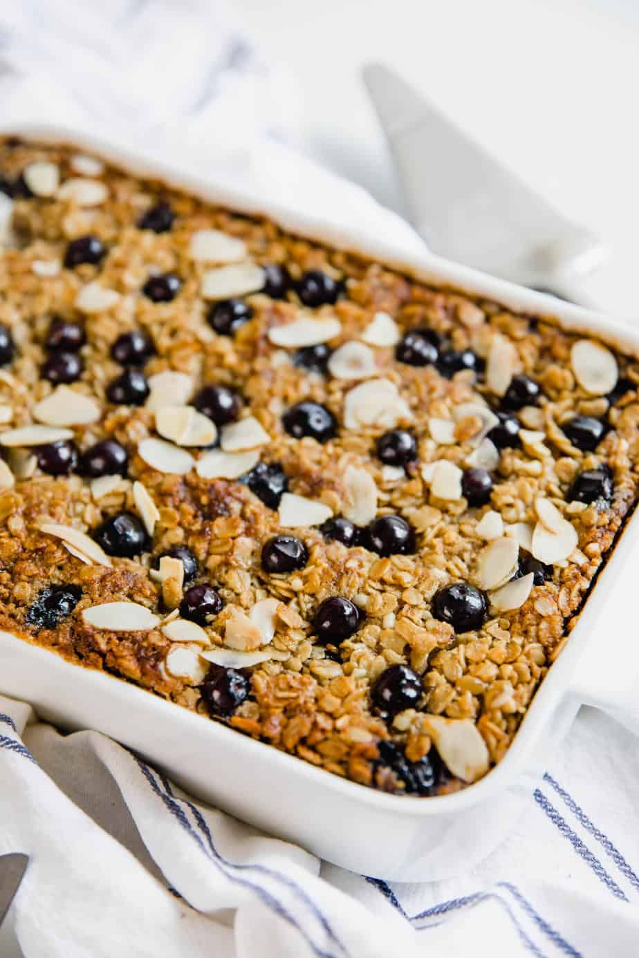 The Ultimate Blueberry Baked Oatmeal recipe! It's vegan, refined sugar-free, crunchy, chewy and simply all round yummy! 