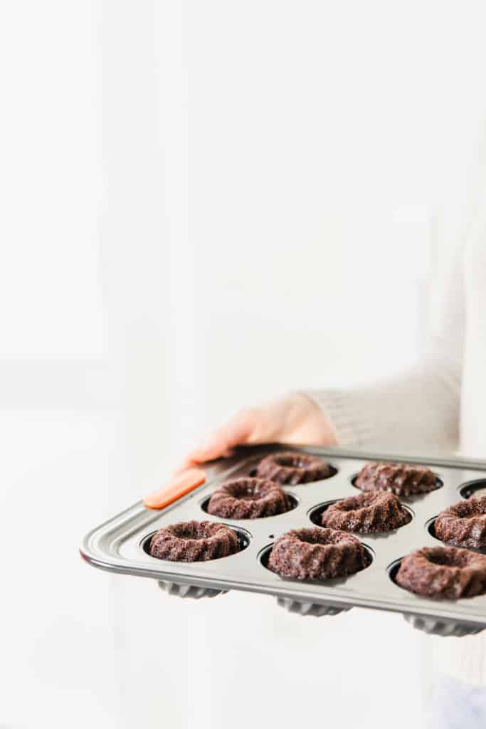 If there was ever a perfectly balanced cake recipe, this Chocolate Tahini Mini Bundt Cakes recipe would be the one. Chocolatey, not too sweet and perfectly textured.