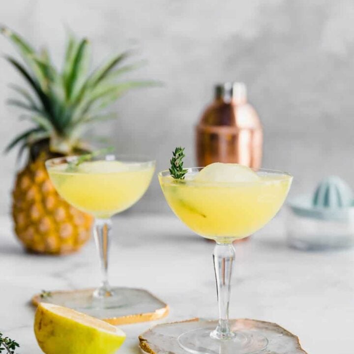 Pineapple Gin & Ginger Beer Cocktail