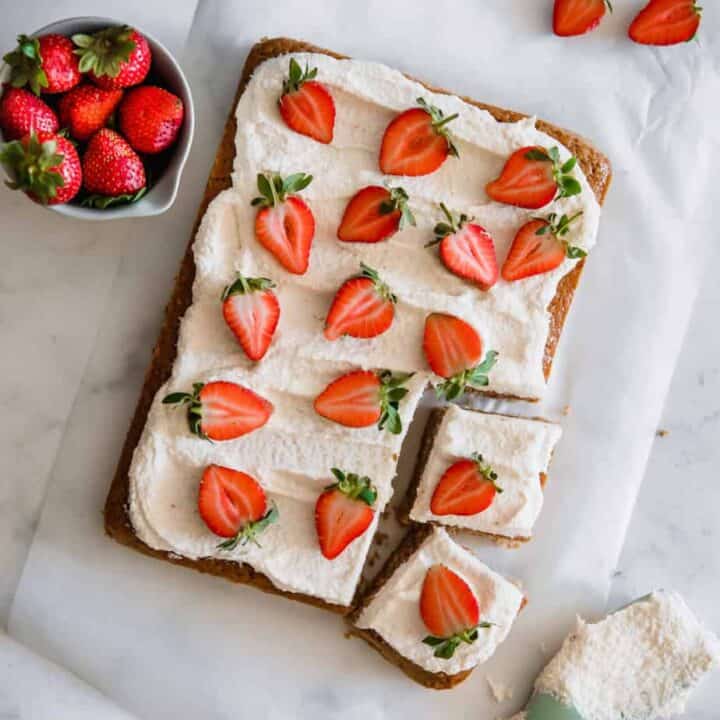 Easy Strawberry Lemon Sheet Cake