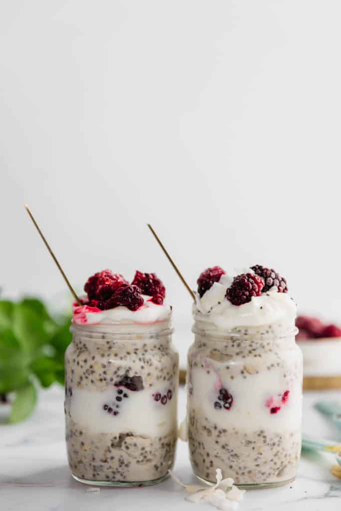 Take a minute to prep these easy Blackberry Coconut Overnight Oats Jars and you'll be waking up to oatmeal heaven! These jars are full of simple, yummy and healthy layers to start your day off beautifully with a creamy, no-fuss breakfast.