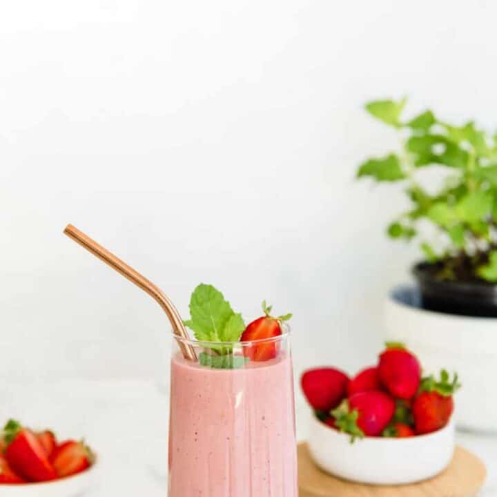 Strawberry Almond Butter Smoothie (No Banana)