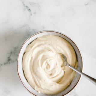 Ready for some Vegan Cream Cheese? This easy 5-ingredient plant-based cream cheese alternative is super smooth and rich and can be used for all types of sweet and savoury recipes.