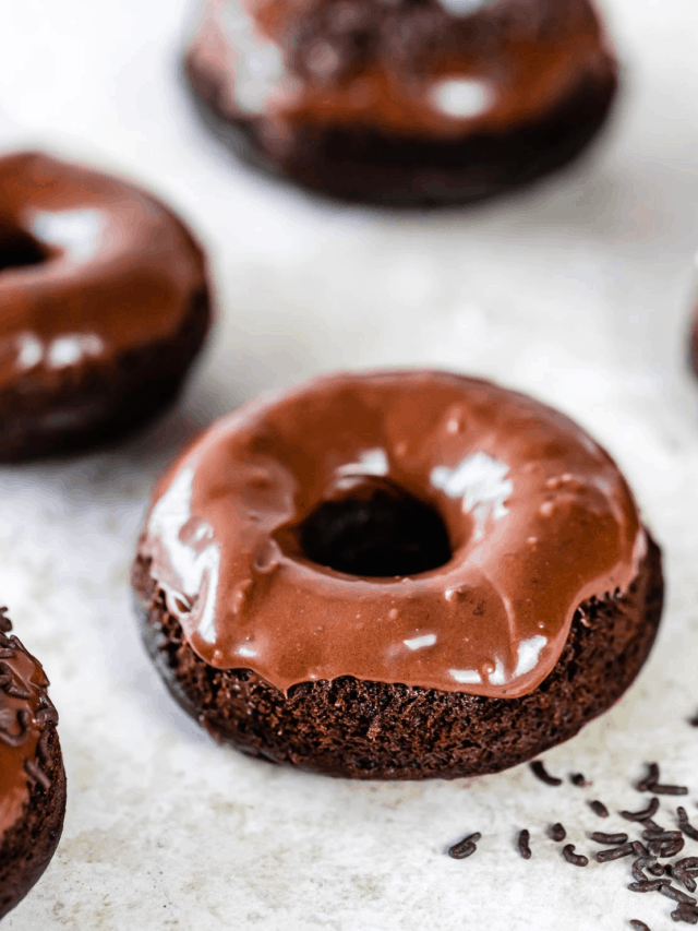Easy Chocolate Baked Donuts