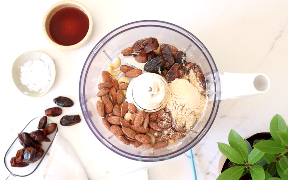 Food processor with nuts and dates.